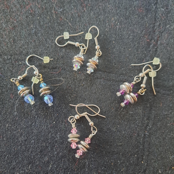 Assortment of earrings - Picture 7 of 11